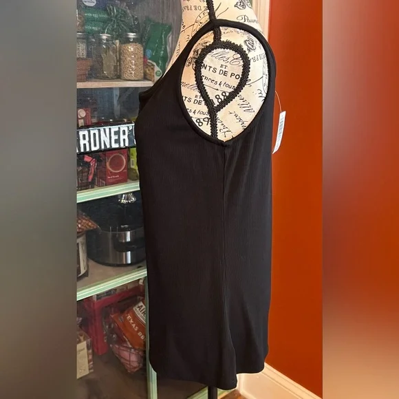 Torrid Everyday Ribbed Scoop Neck Hook and Eye Tank- 1X- Black NWT! 🖤 - Picture 12 of 13